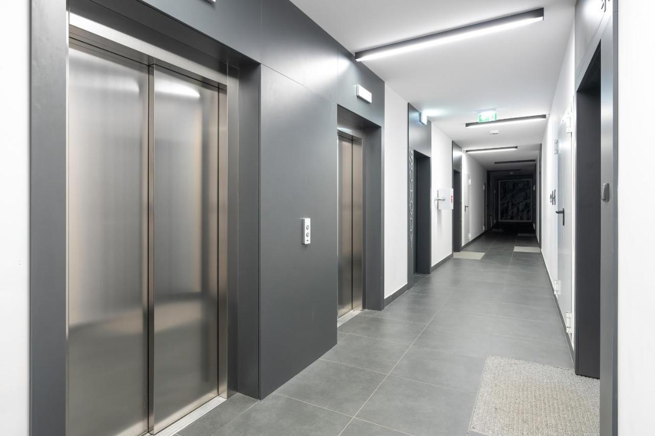 Wojciechowskiego Apartment With Parking By Noclegi Renters Posen Exterior foto