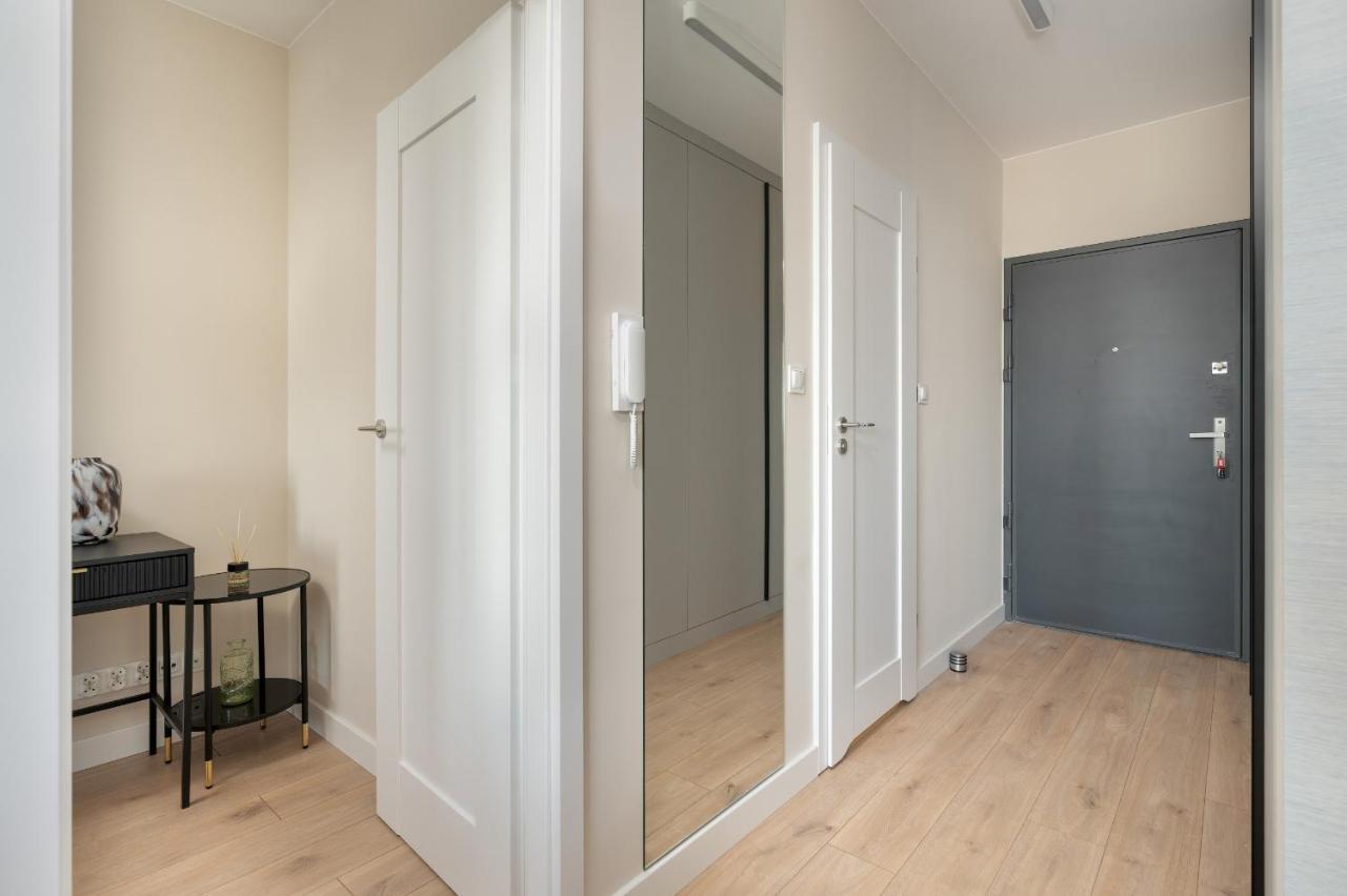 Wojciechowskiego Apartment With Parking By Noclegi Renters Posen Exterior foto